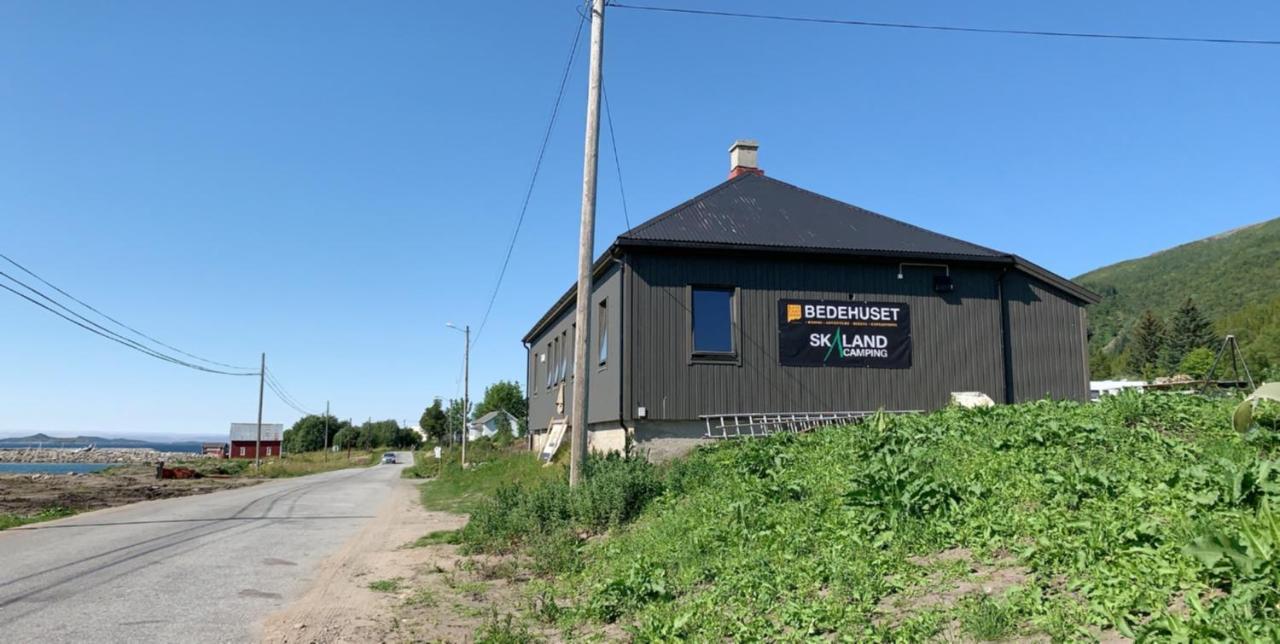 Hotel Bedehuset Basecamp Senja Skaland Zewnętrze zdjęcie